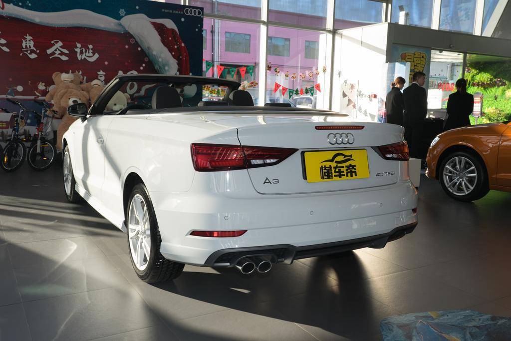 标配2.0T+7速双离合，进口奥迪紧凑敞篷没触控，靠颜值卖车？