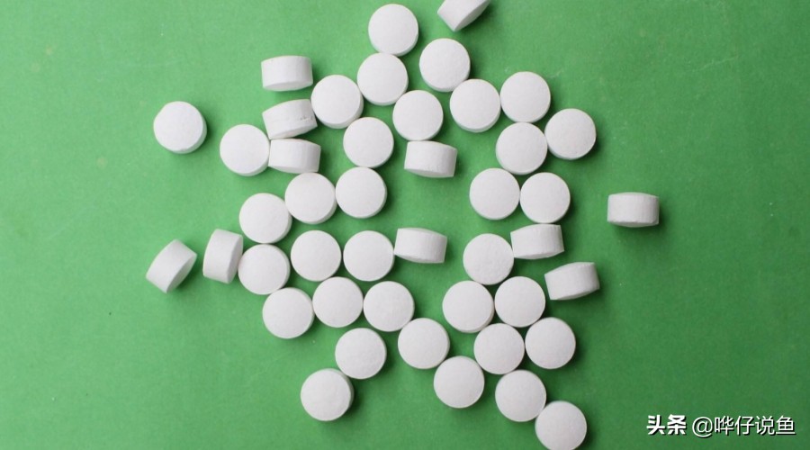 如何对鱼缸进行消毒,100升水的鱼缸用多少高锰酸钾消毒