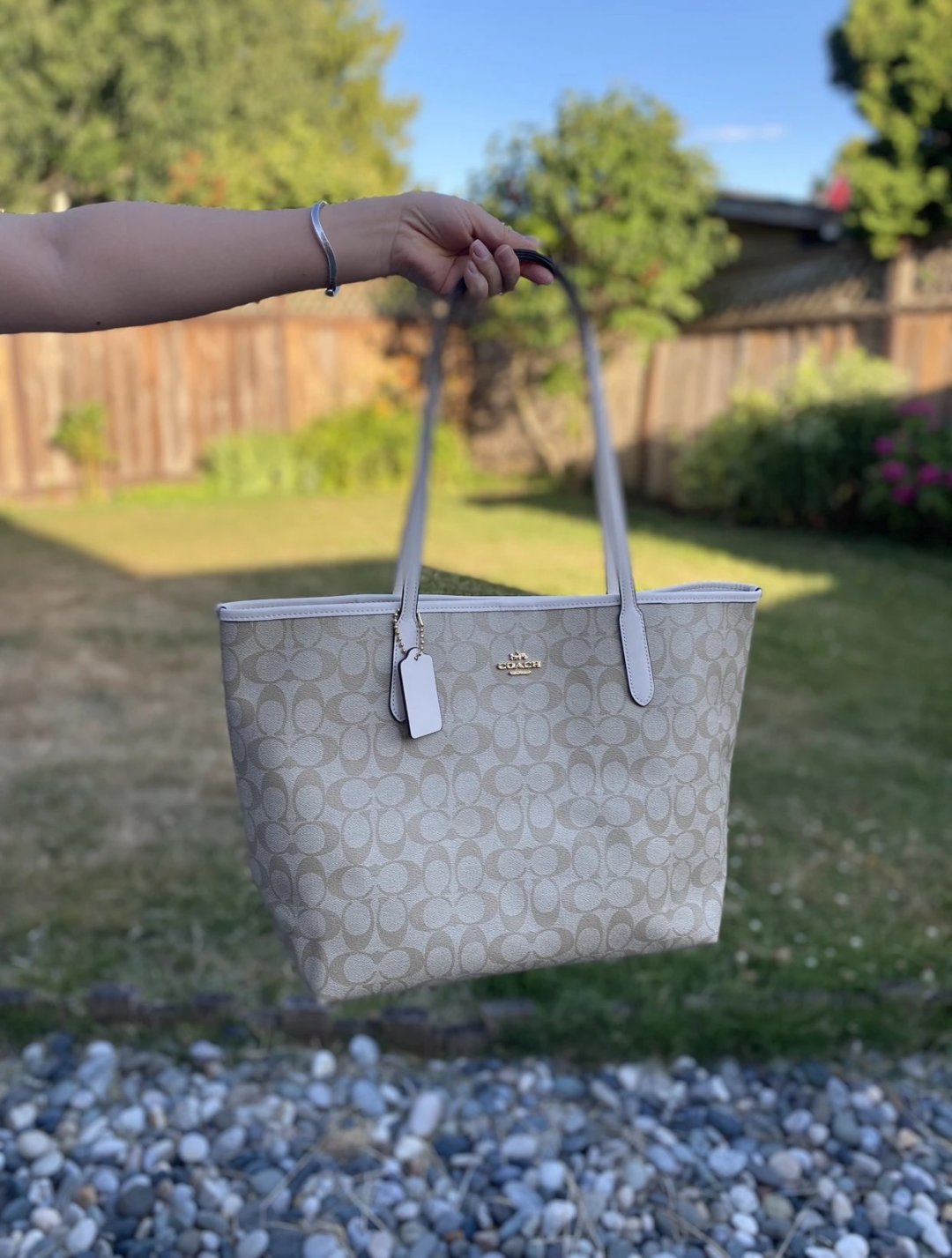 coach奥莱包值得买吗,coach奥莱款和专柜款哪个值得购买