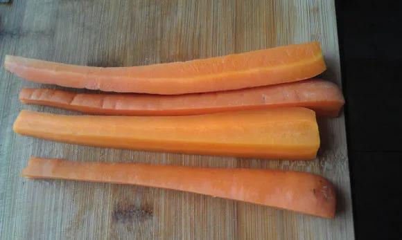 给雷龙鱼自制牛心汉堡，爱吃不混水