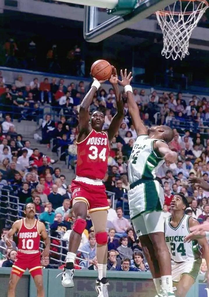 nba新秀奥拉朱旺脚步,nba梦幻脚步奥拉朱旺