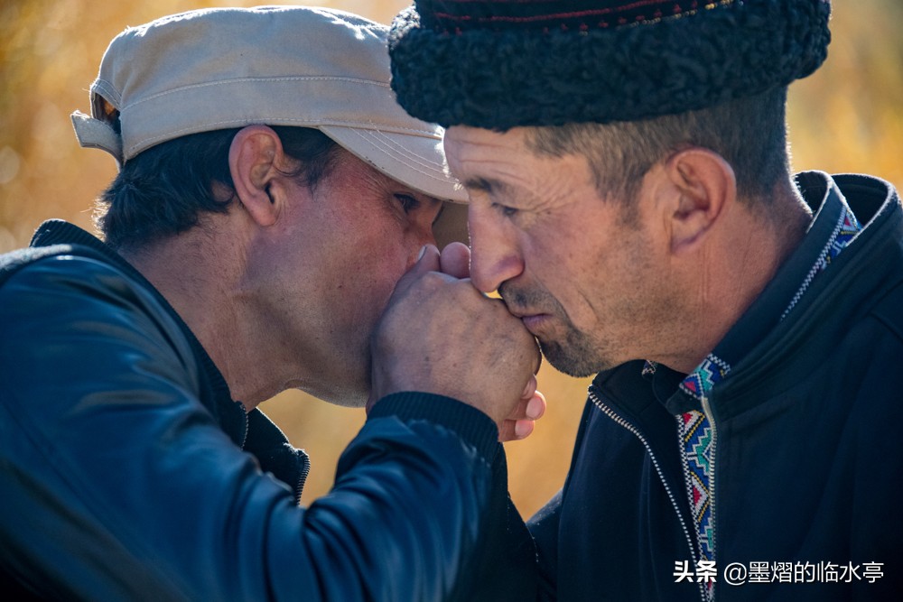 塔吉克斯坦有亲吻礼吗,塔吉克族亲吻真实感受