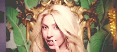 如果当初她听了前男友的话，我们可能就见不到这位巨星了