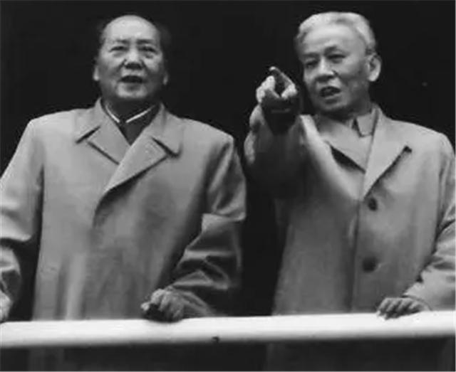 毛主席对自己著作的评价：文章只有一篇好的，还有点用