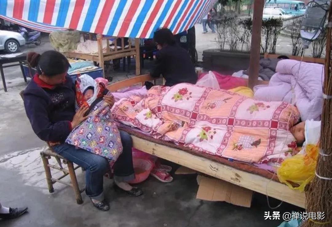 汶川地震13周年罗汉娃重回罗汉寺,汶川地震罗汉娃重返罗汉寺合影