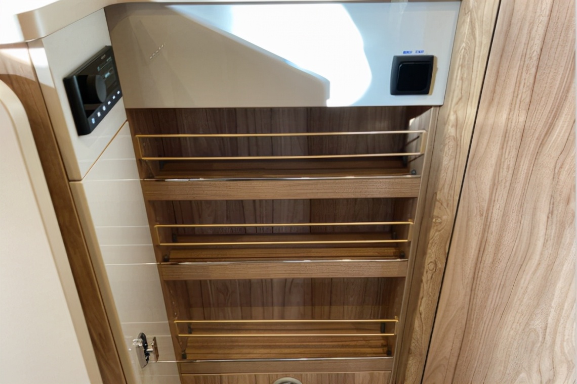 隆翠一号旗舰双拓展房车,隆翠房车3号前门版