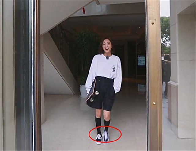 王珞丹的“Vans鞋火了！美丽大方又百搭，普通人一定买得起