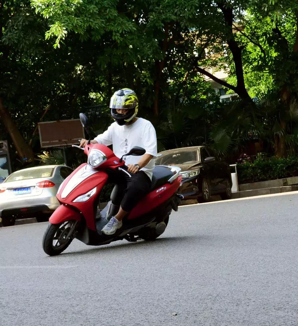 带上头盔，与宗申MO悦一起去山城流浪