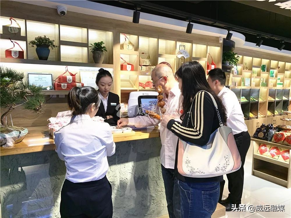 成都吃货又一打卡地！“甜城味·威远特产店”开到成都春熙路旁边啦