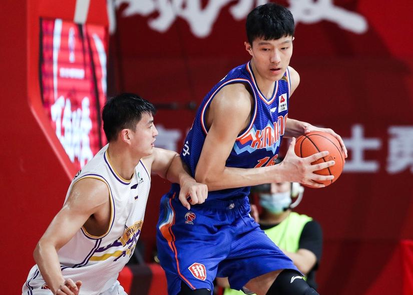 新疆队的最新消息周琦,疆辽大战周琦受伤