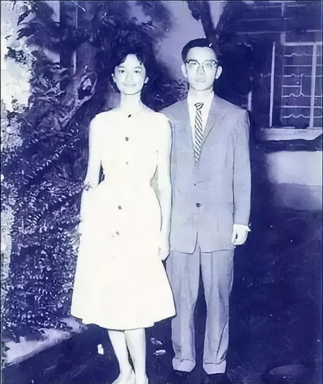 穿三百万皮草的香江富贵花,前半生让人羡慕,后半生却惨遭唾骂?