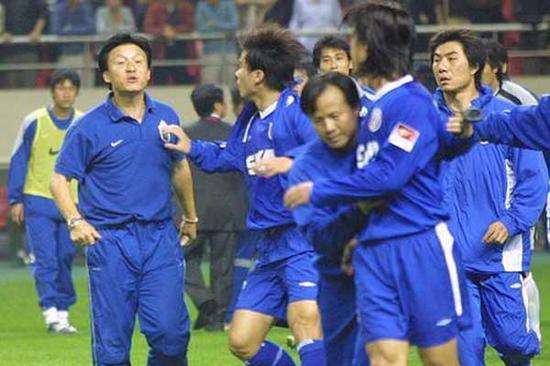 中超恩怨故事,中超上海德比冲突合集