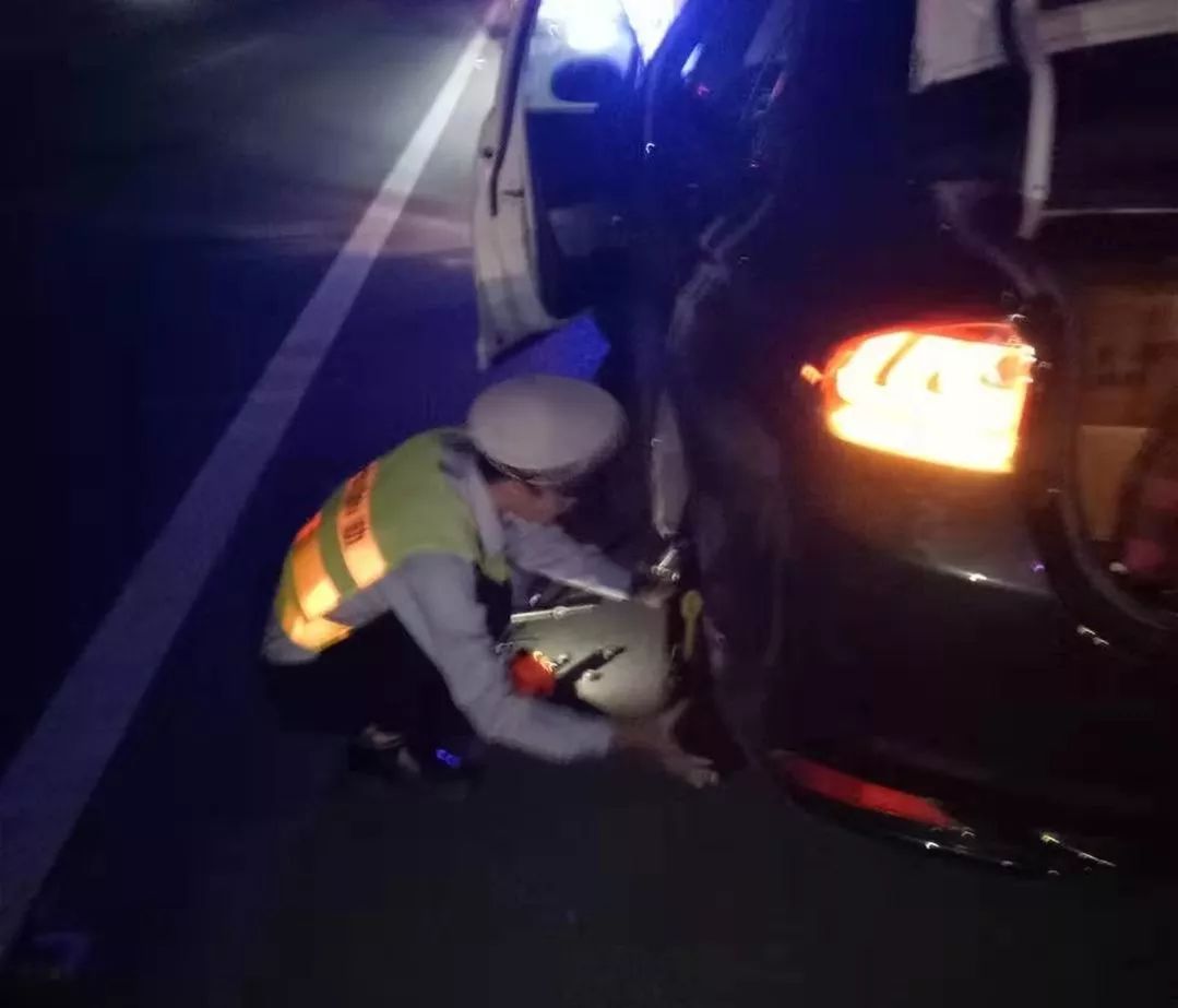 女学员挂科崩溃大哭,女学员挂科崩溃