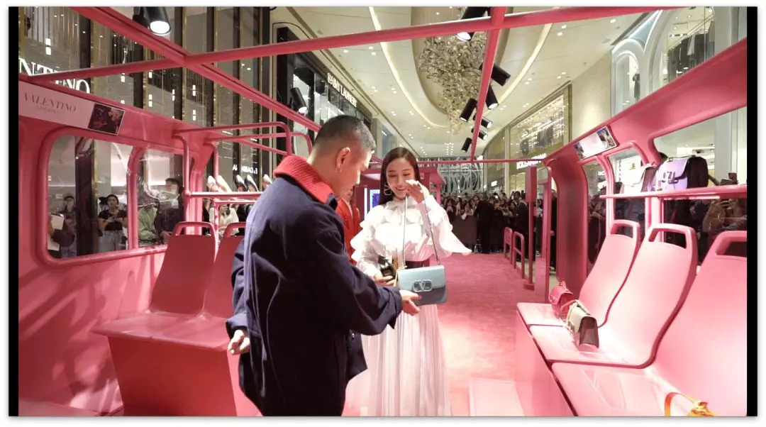 我抓住了一位资深柜员,道出了如何让你掏钱买包的秘密