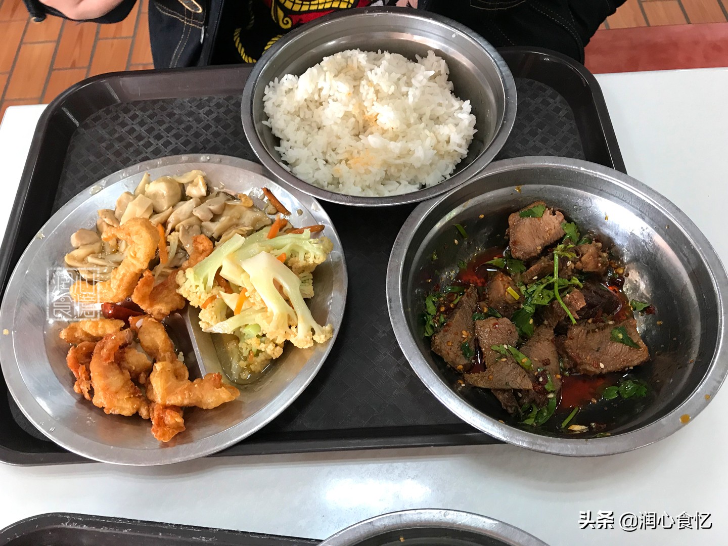 看了厦门大学食堂的伙食，才懂什么叫“不想毕业”，网友：好羡慕
