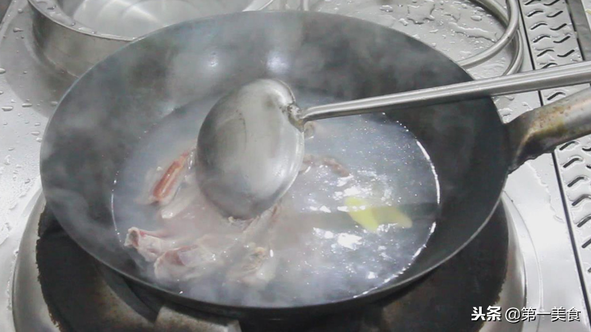 厨师长秘制排骨的做法,厨师长教你做的甜酸排骨