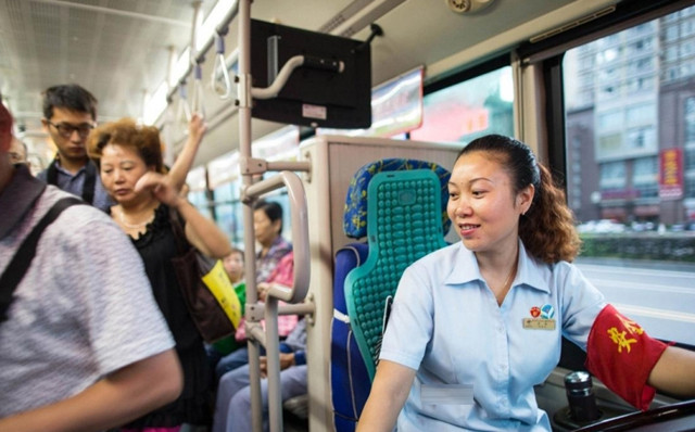 月薪1万的公交车司机,深圳公交司机月薪10000