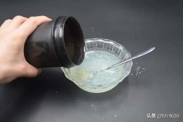 蚊子喜欢在耳边嗡嗡,蚊子为什么喜欢在耳边嗡嗡叫科普