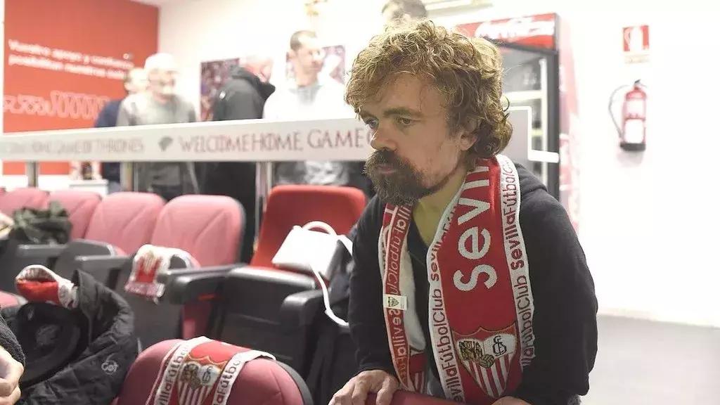 无面杀手艾莉亚复仇君临，一不小心竟爱上足球？