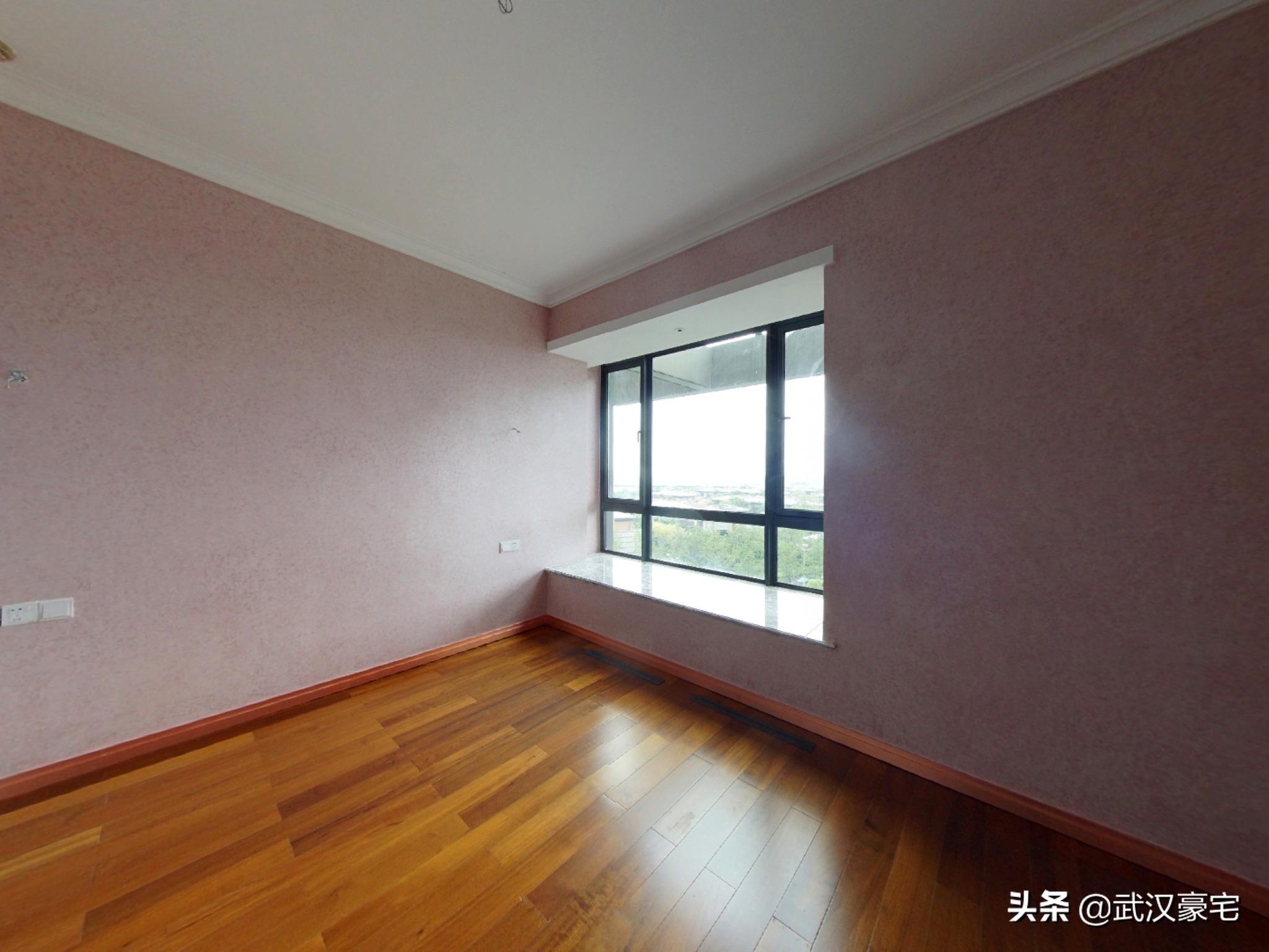 纯水岸小区114平米经典两室一厅,纯水岸东湖天屿二期352平精装