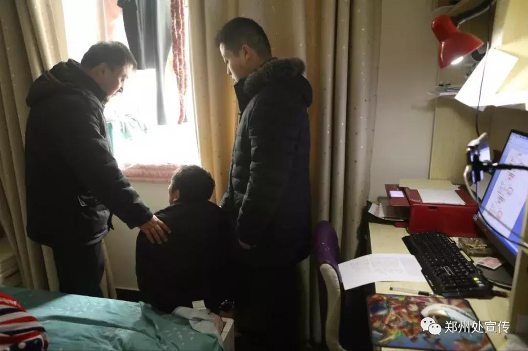 「一线传真」郑柳两地铁警联合破获一起跨省制贩假火车票案