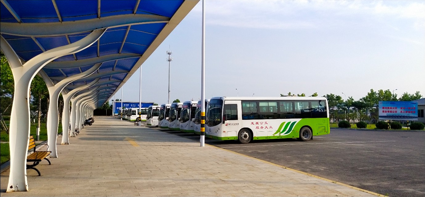 牟平城铁站规模不大，但干净整洁，作为牟平门户你觉得如何？