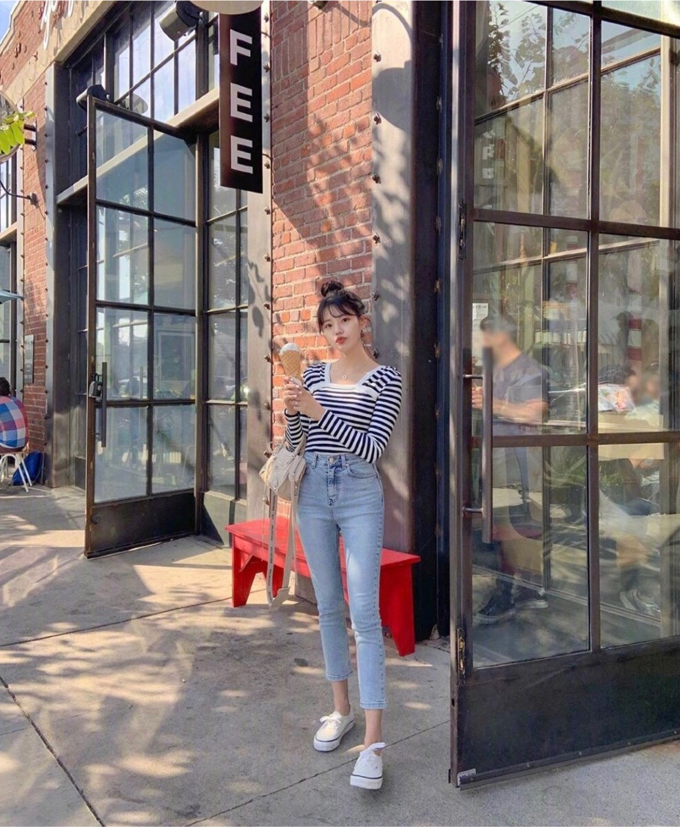 初秋穿搭小姐姐,秋天时髦小姐姐的韩系穿搭火了