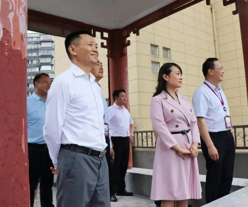 重庆57中创新班与巴蜀班,重庆名校联中对比成都7中