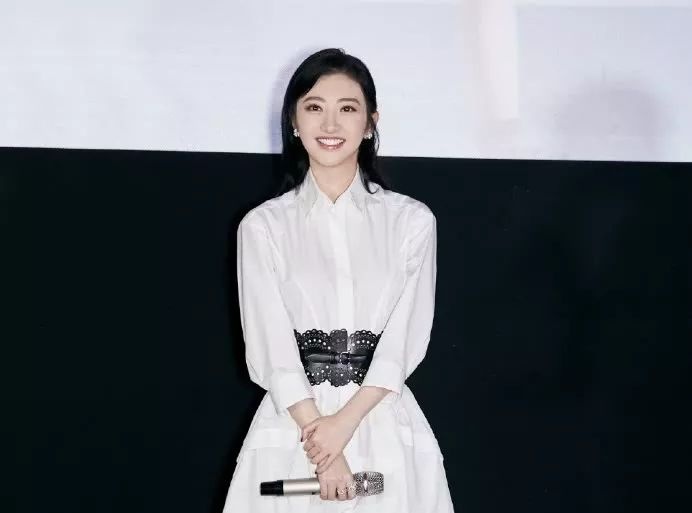 今年火的蚂蚁裙,今夏很火的仙女裙