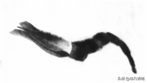 齐白石画虾时的动作语言神态,中国近代四大画家齐白石画虾