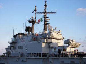 003型航空母舰最新进展,美国现有几艘航空母舰在世界各地