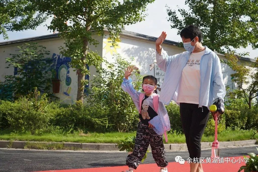 太暖心!新学期教室里这块特殊的黑板,羡慕了多少人