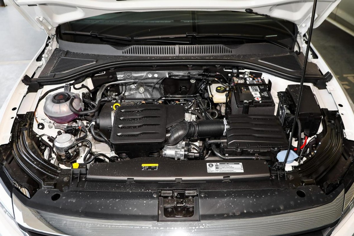 朗逸1.4t舒适版和轩逸1.6l悦享版,朗逸1.5自吸和轩逸1.6自吸哪个耐用