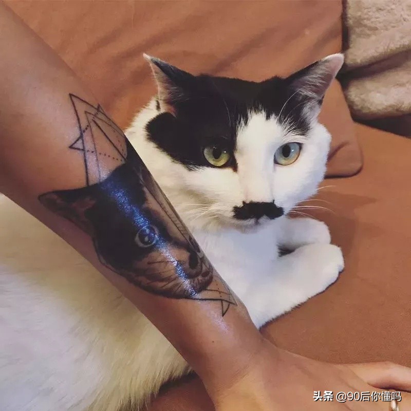 为什么现在年轻女的爱纹身 (为什么现在女孩都爱纹身)