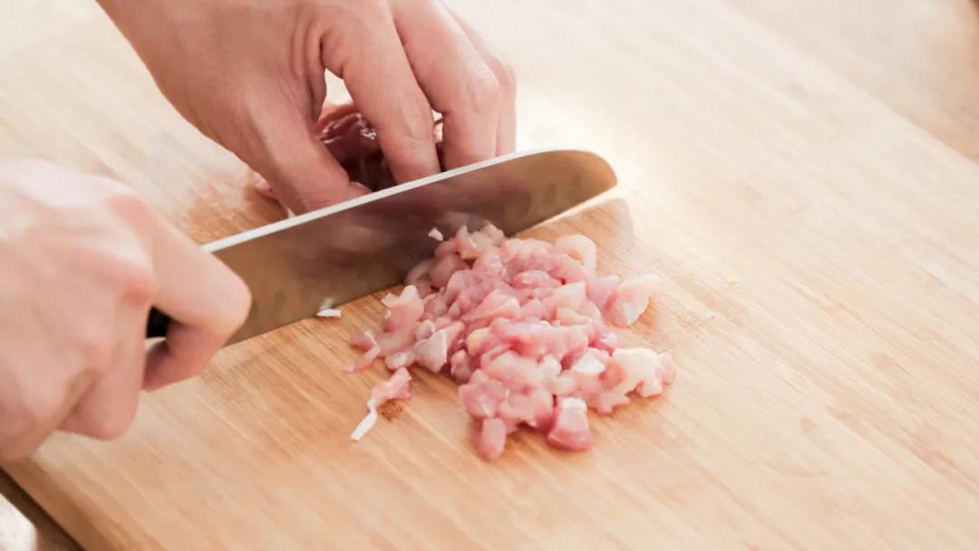 小朋友适合吃什么烩饭,孩子只吃白米饭不吃菜怎么办