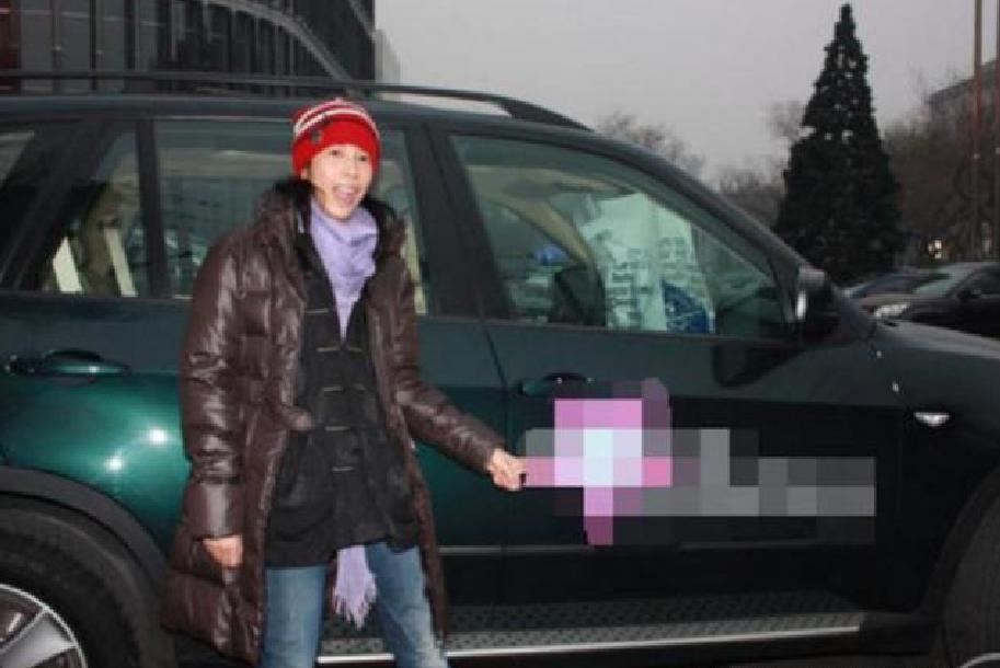 莫文蔚代言过的汽车品牌,莫文蔚骑的摩托车