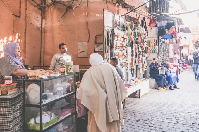 边逛边看感受摩洛哥马拉喀什风情,摩洛哥之旅之马拉喀什