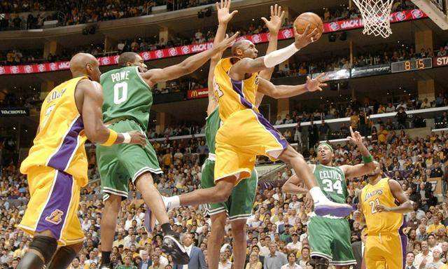 2010年湖人三角进攻,湖人三角打法