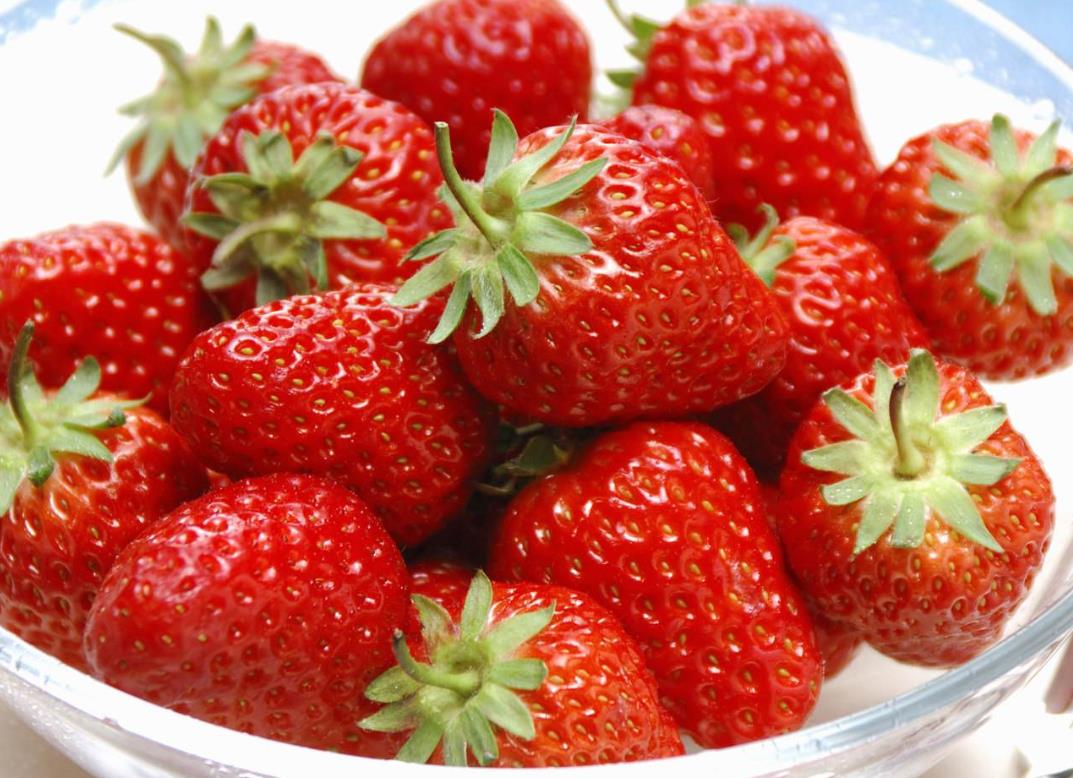 好吃又甜的草莓酱,买的草莓酱可以做什么