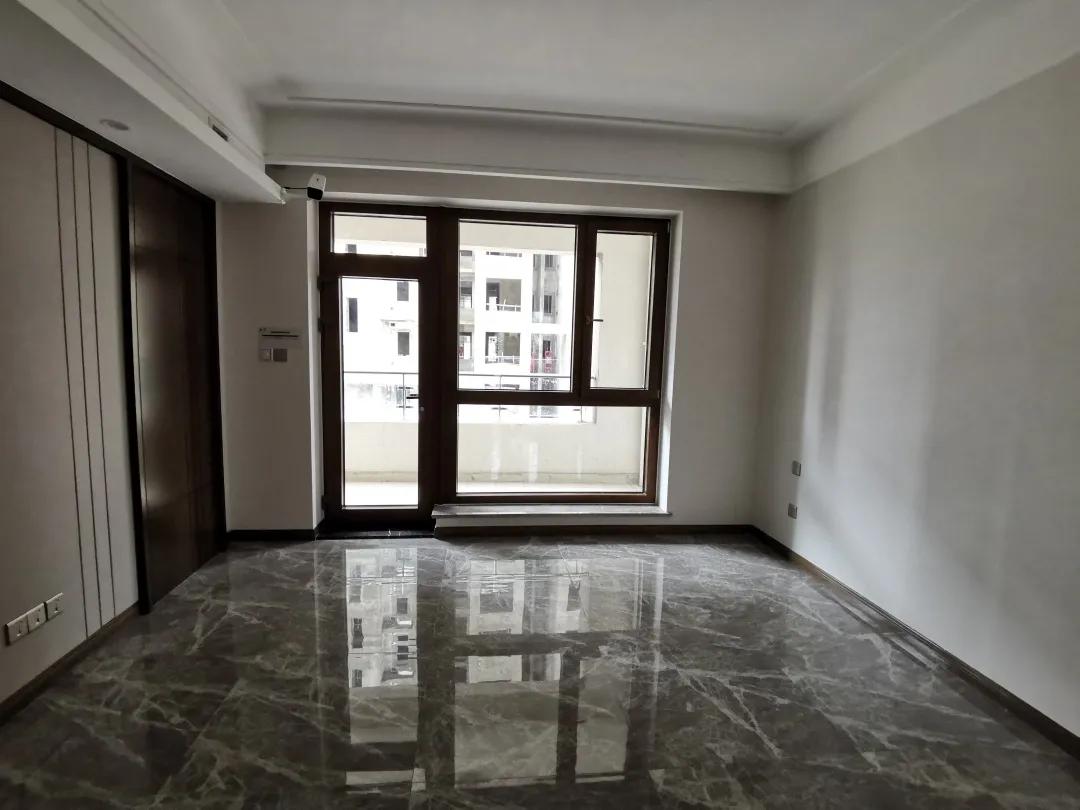 成都东安新城，一场豪赌的盛宴