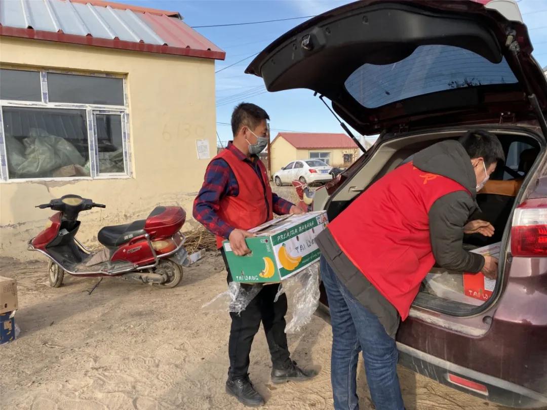 农技员下乡指导春耕,春耕农技服务送下乡