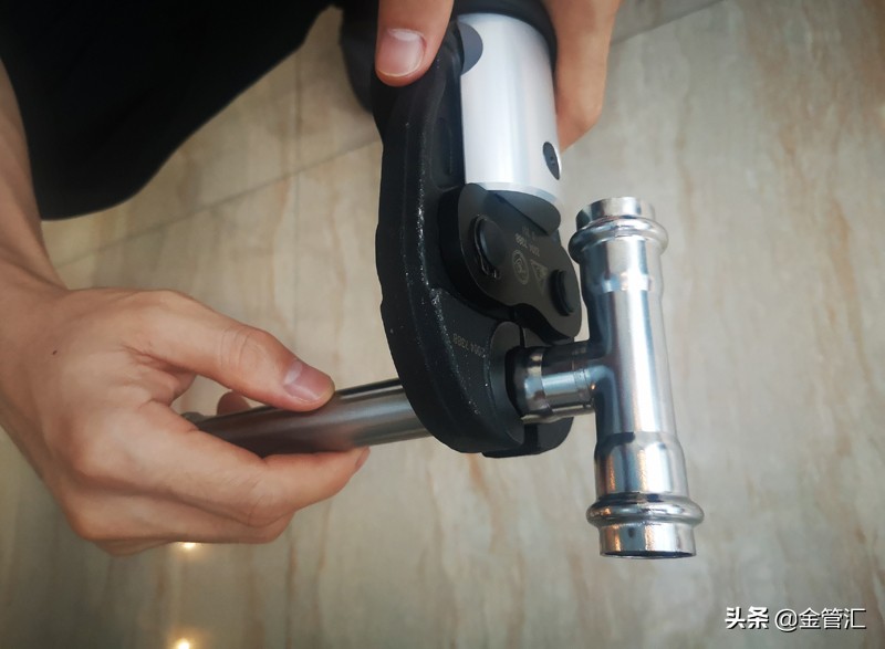 不锈钢水管焊接和卡压区别,不锈钢水管卡压好还是环压好