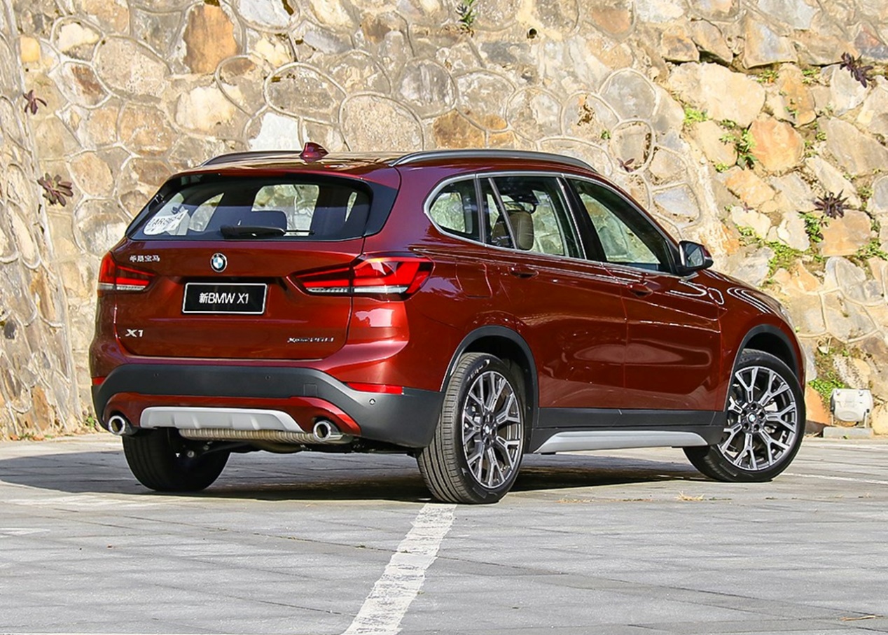 宝马x1全方位解析,宝马x12021款xdrive25li尊享四驱