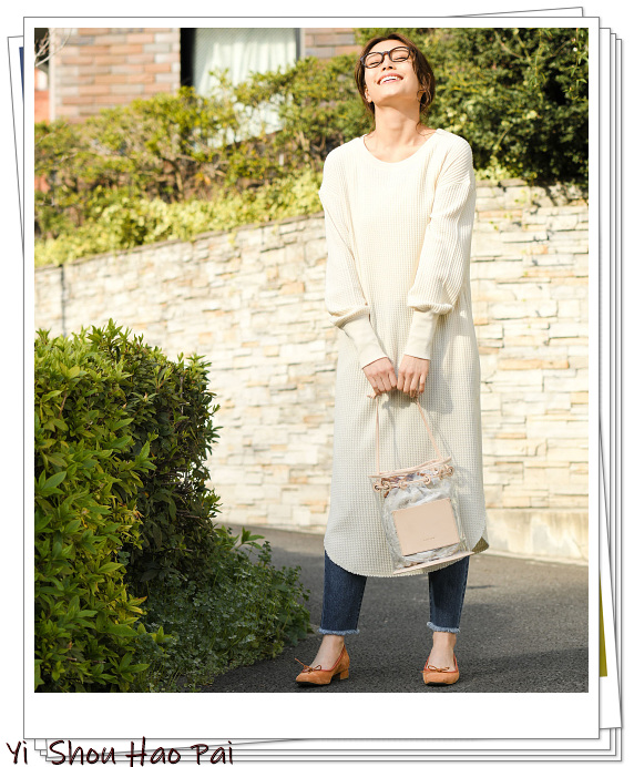 pvc包包的时髦搭配瞬间,2022春夏流行小清新包包