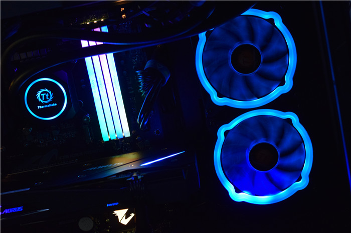 tt冰龙240水冷是12v的还是5v的,一体水冷怎么选择