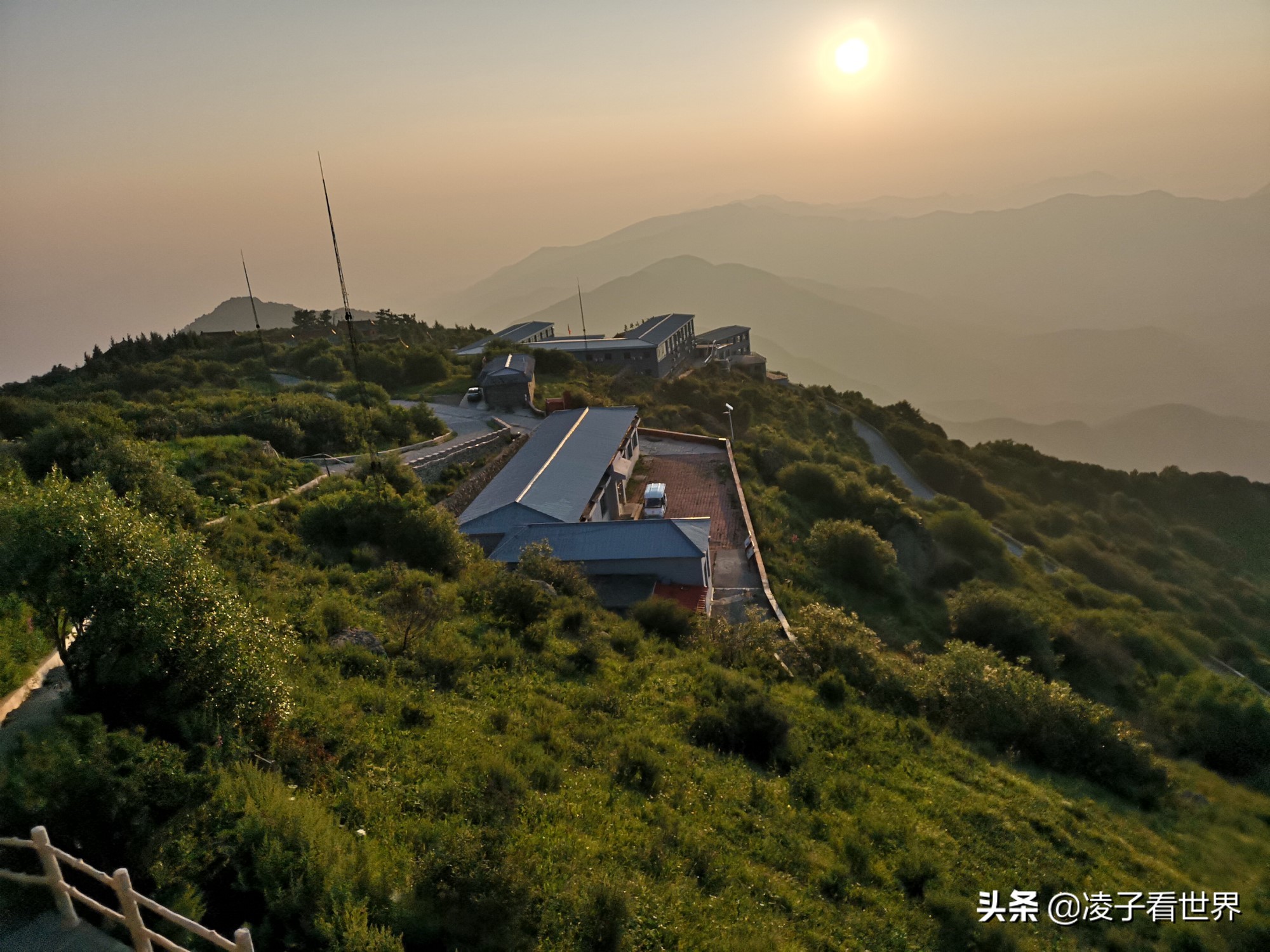 逃离北京40度高温，房山享受22度清凉，看银狐，逛古街吃铁锅炖
