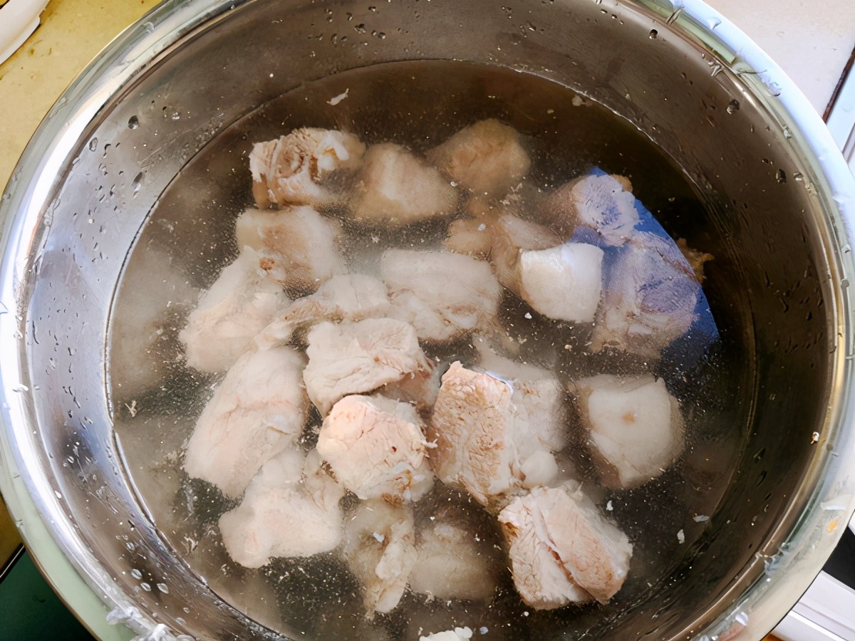 排骨不管怎么做是不是要先煮开,排骨最正确焯水没有料酒怎么办