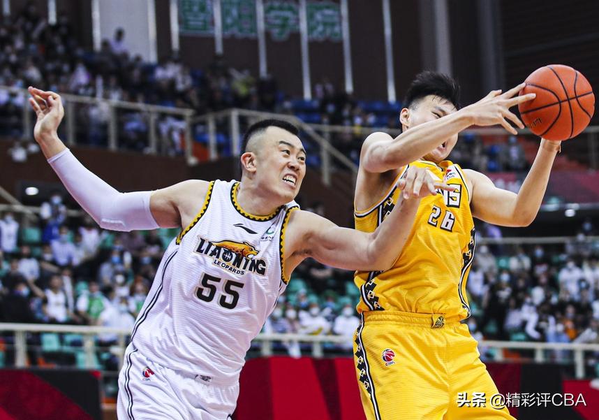 辽宁球迷暴揍浙江球迷,辽宁球迷打浙江球迷3秒8拳原视频