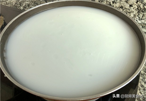 凉粉怎么做柔软劲道不容易断,怎么在家做最劲道的凉粉呢