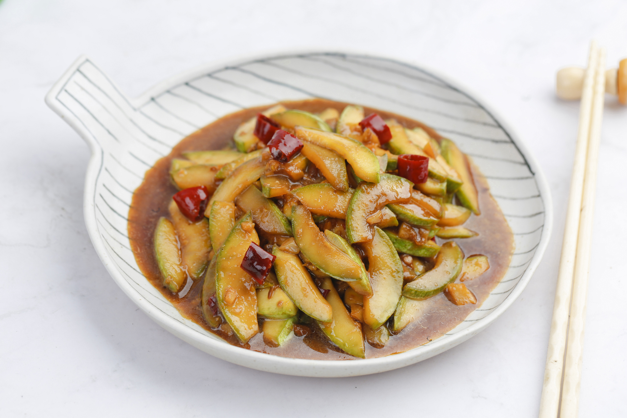 冬天的瓜和啥菜一起炒才好吃,西葫芦瓜怎么做好吃又下饭呢